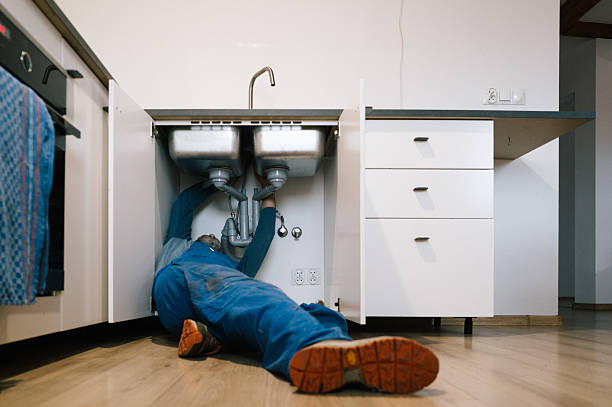 Professional Leak Detection technician working in Advance, IN